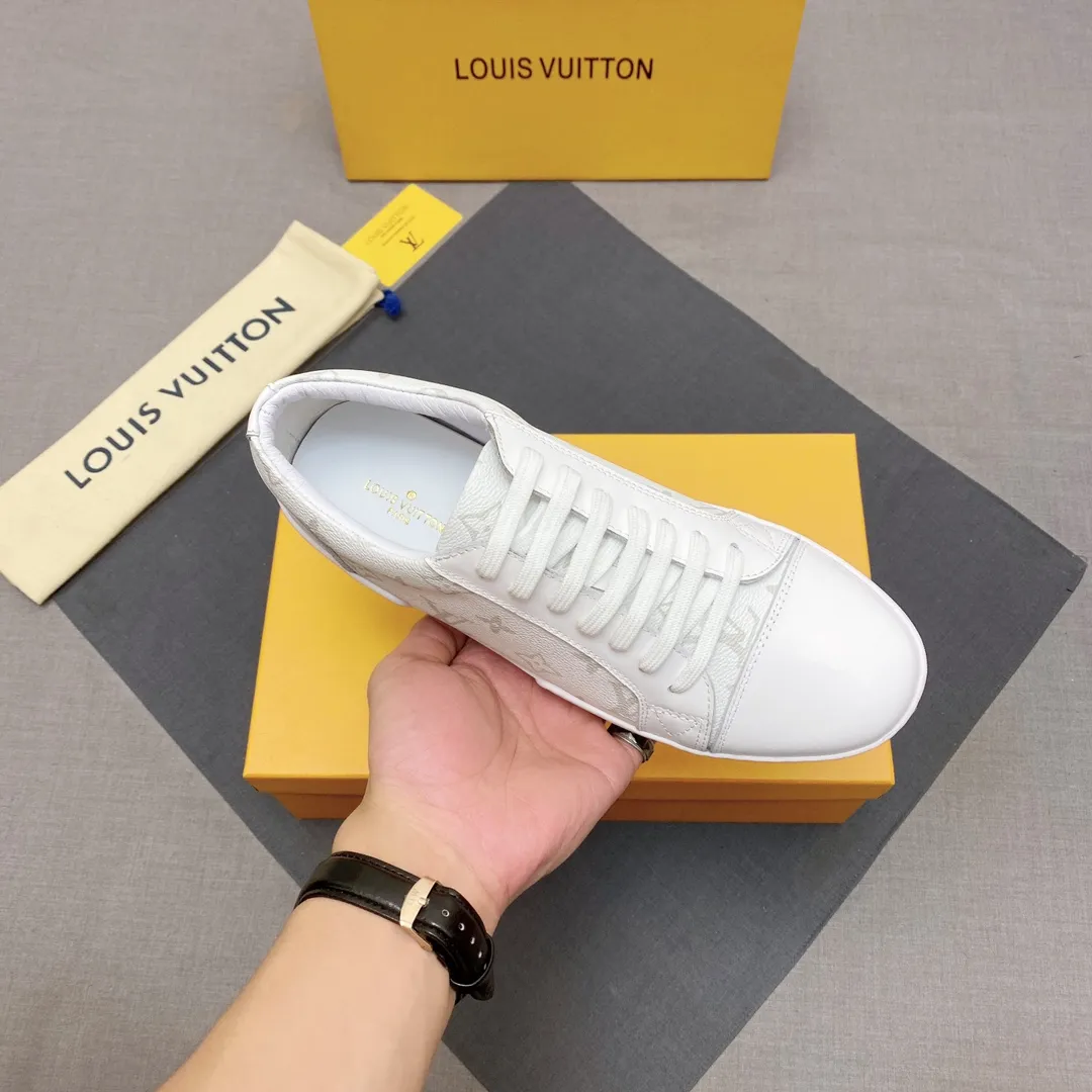 p360 LV men's shoes, casual shoes, sneakers, an international high-end brand, this model is the official classic model, 1:1 quality, made by famous manufacturers, made of Italian cowhide ➕PVC presbyoplasty material, perfect last shape, generous and fashionable design, attracting many consumers, top-grade cowhide inside, made of cowhide: what you want is high quality; dear friends, don't miss to forward the picture, the code number is 38_44 optional, No. 019